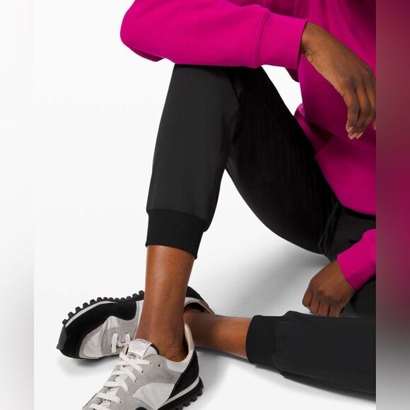 NWOT Lululemon Keep Moving Jogger Black Size 4 - Picture 3 of 7
